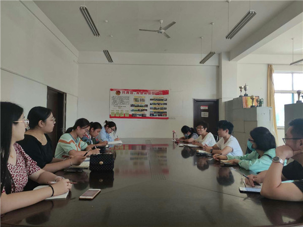 心理工作图片_副本.jpg 心理工作图片_副本.jpg