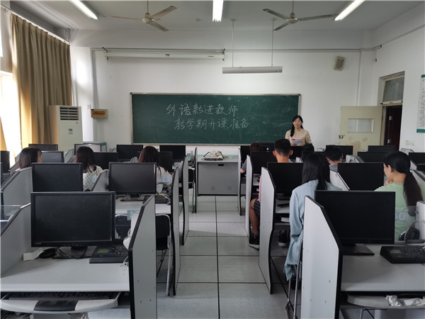 外语 新闻稿 图片.jpg