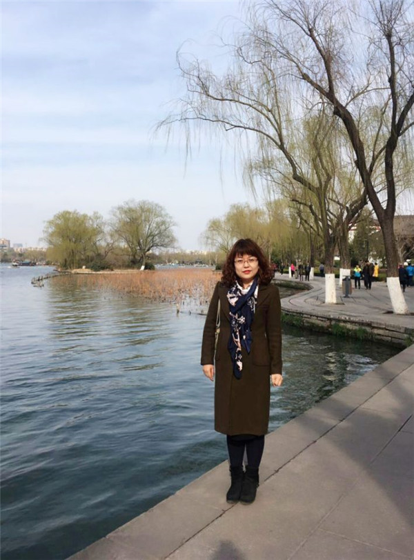 张芳生活照.jpg