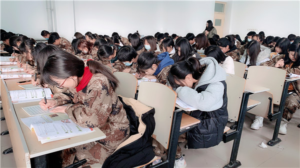 英语书法比赛现场3.JPG